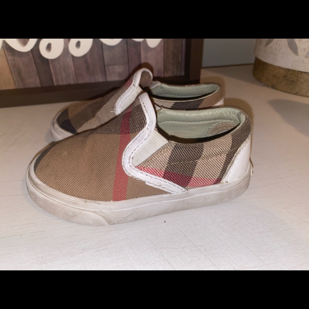 Burberry shoes